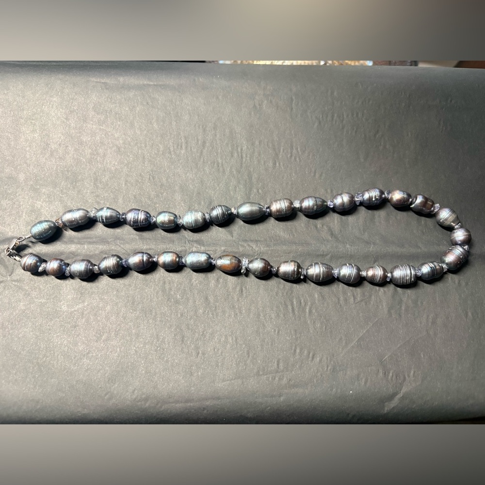 Vintage  Black Pearl Necklace